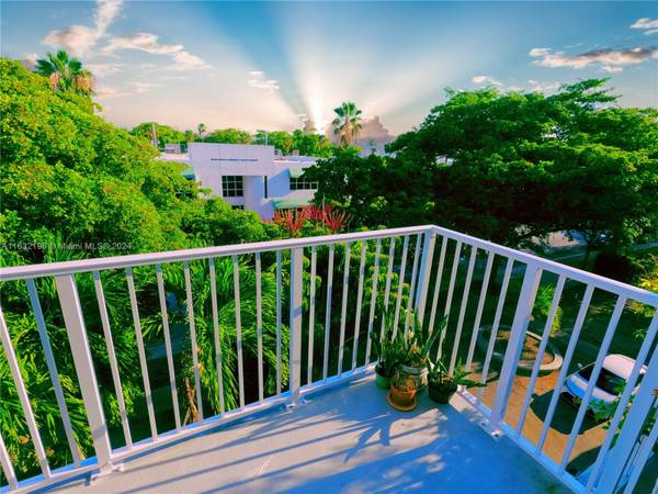 1220 71st St #44, Miami Beach, FL 33141