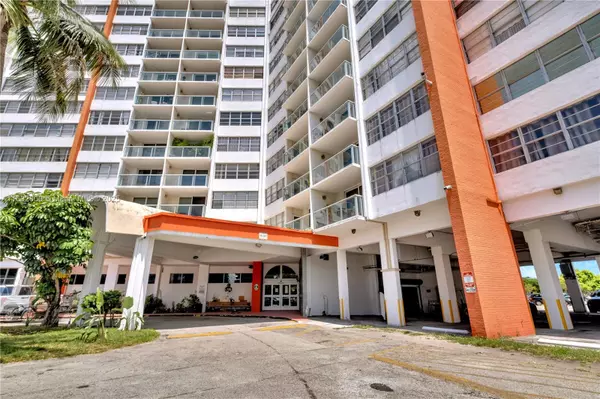 Miami, FL 33179,1351 NE Miami Gardens Dr #722E