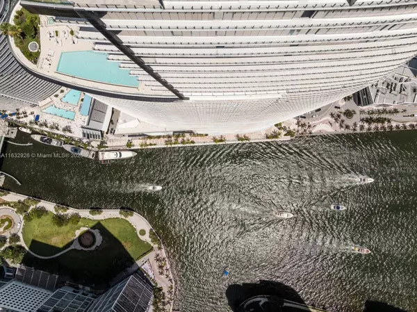 Miami, FL 33131,300 Biscayne Blvd Way #1902
