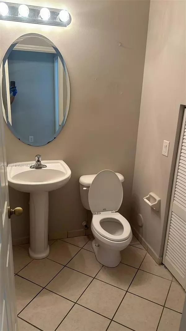 Doral, FL 33172,10333 NW 32 Terrace #3