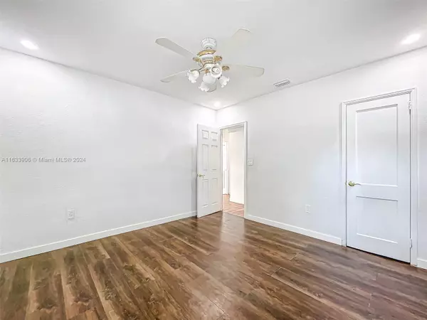 North Miami, FL 33161,13250 NE 5th Ave