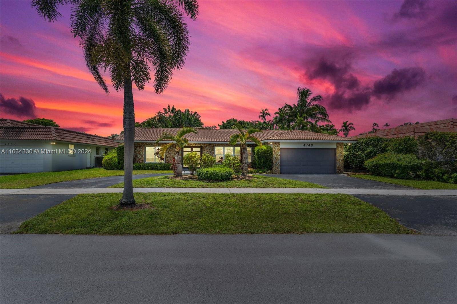 Hollywood, FL 33021,4740 Sarazen Dr