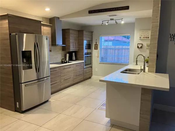 Coconut Creek, FL 33073,5530 NW 49th Way