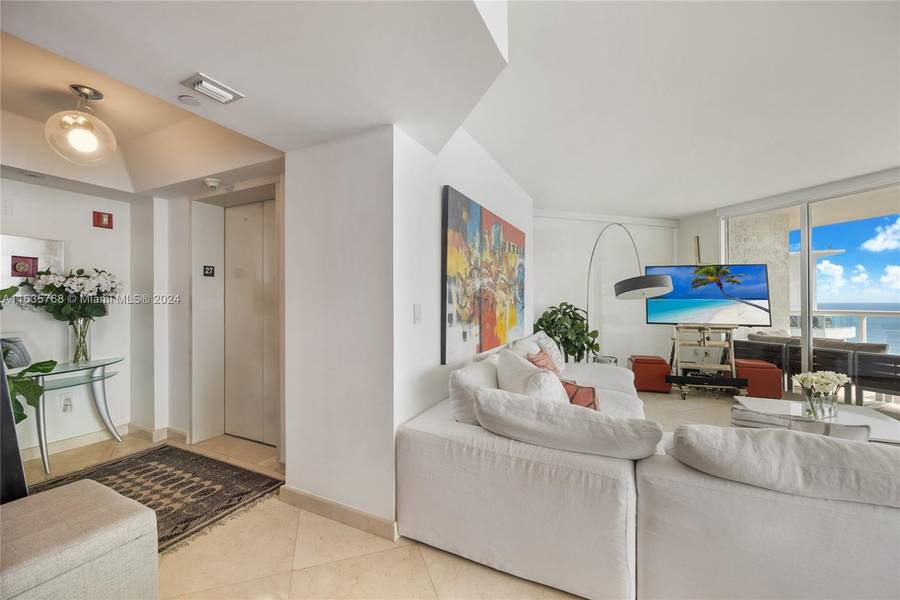 18671 Collins Ave #2702, Sunny Isles Beach, FL 33160