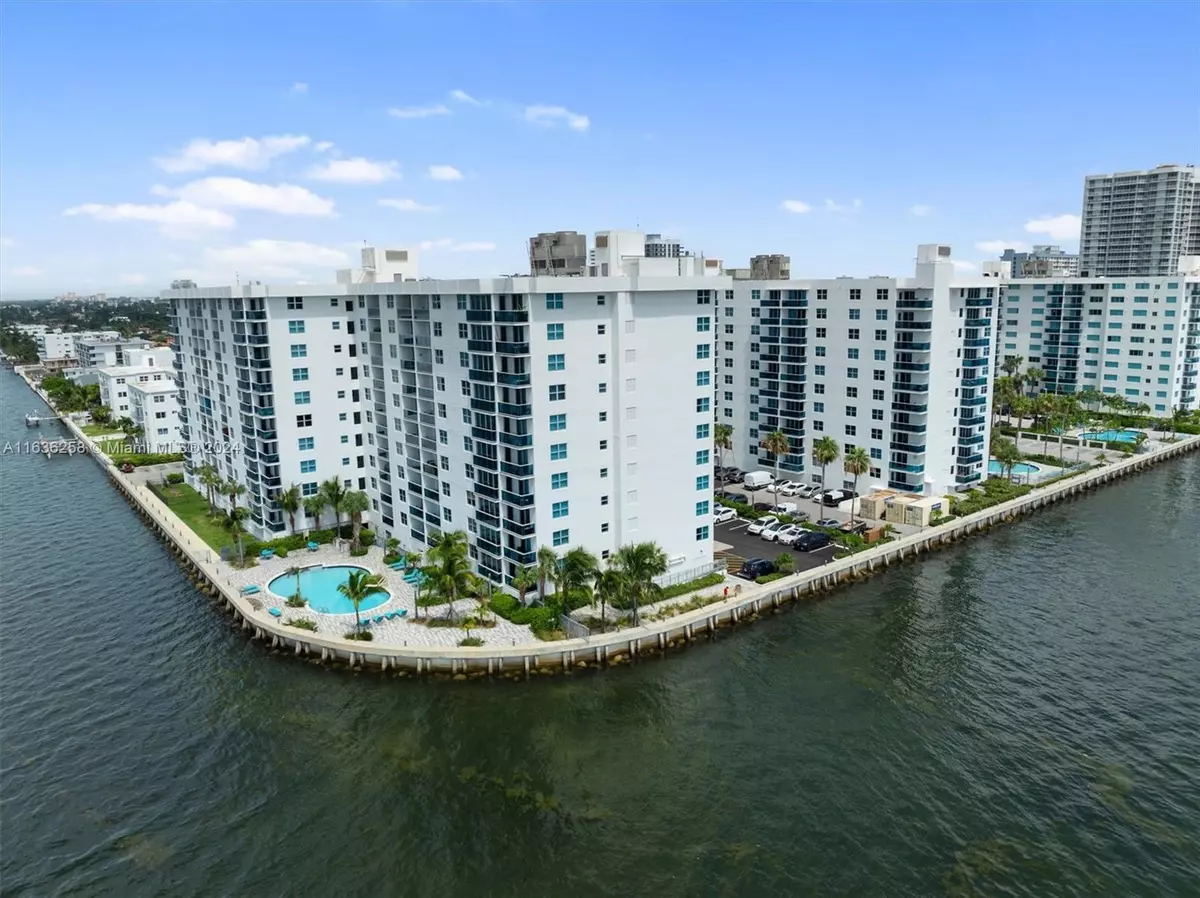 North Bay Village, FL 33141,7501 E Treasure Dr #3C
