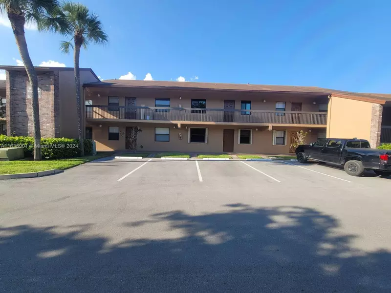 10005 Winding Lake Rd #204, Sunrise, FL 33351