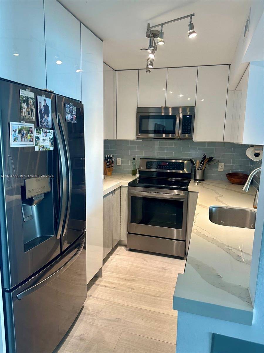 Miami Beach, FL 33139,1000 West Ave #614