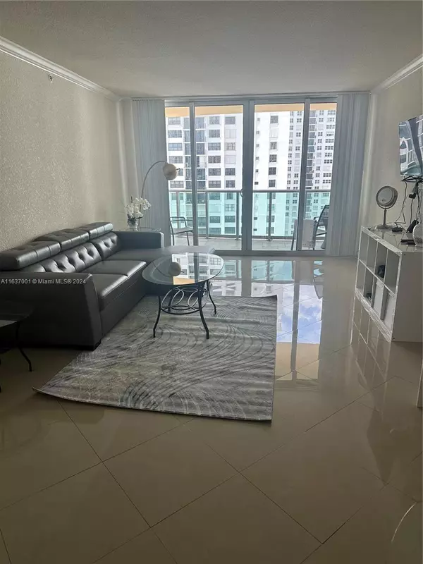 Hollywood, FL 33019,2501 S Ocean Dr #1538