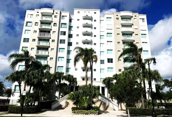 Sunny Isles Beach, FL 33160,18000 N Bay Rd #203