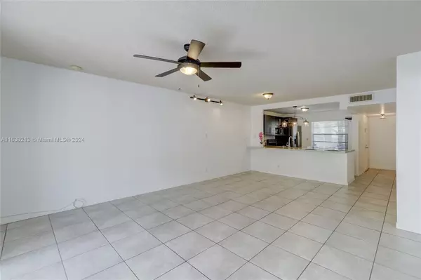 Pompano Beach, FL 33060,134 S Cypress Rd #417