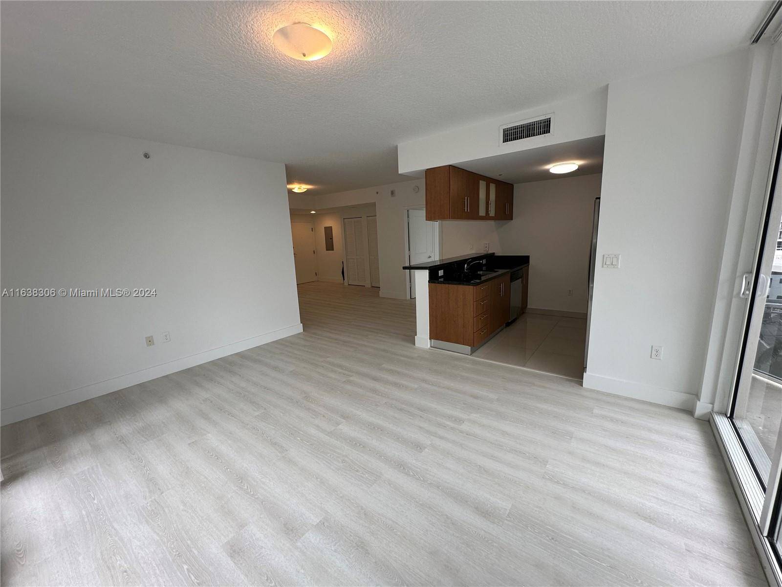 Miami, FL 33137,601 NE 23rd St #806