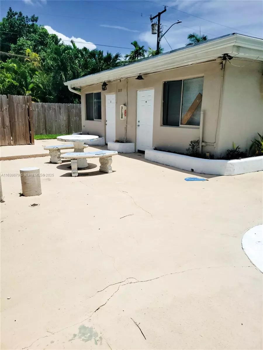 Hollywood, FL 33020,2019 Fletcher St #2