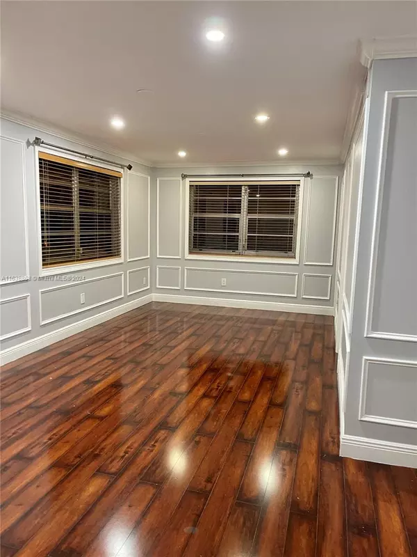 Miami, FL 33156,9456 SW 77th Ave #T4
