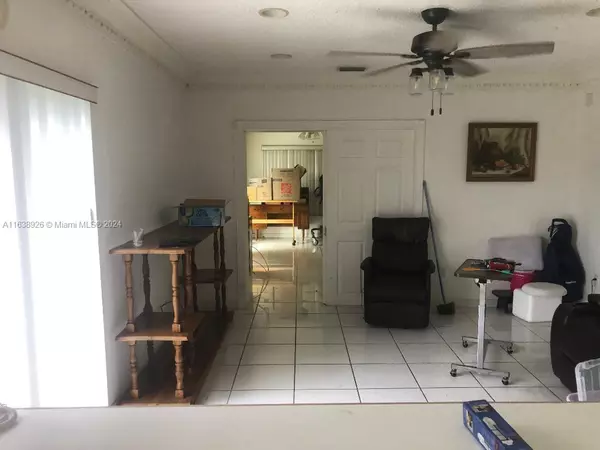 Miami, FL 33177,15860 SW 141st Ct