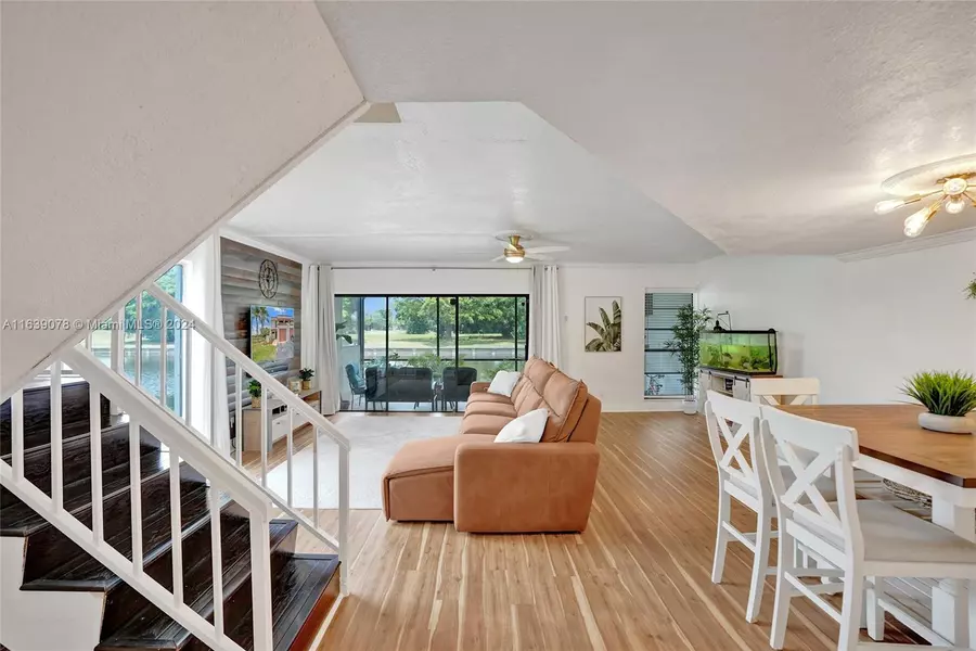 6637 Racquet Club Dr #167, Lauderhill, FL 33319