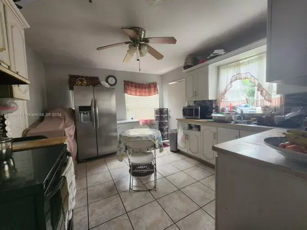 Miami, FL 33138,477 NE 71st St