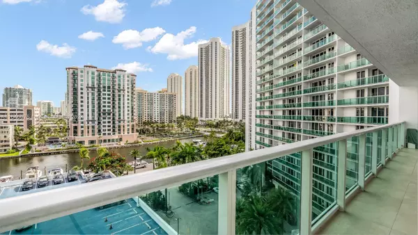 100 Bayview Dr #829, Sunny Isles Beach, FL 33160