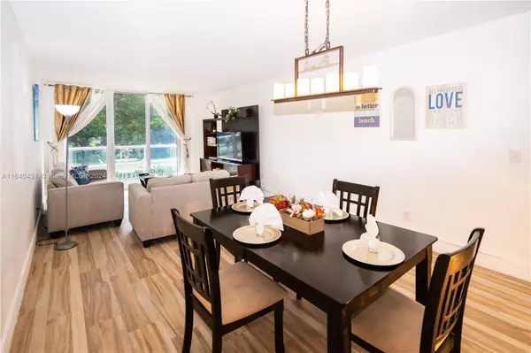 Sunny Isles Beach, FL 33160,19370 Collins Ave SEASONAL #125