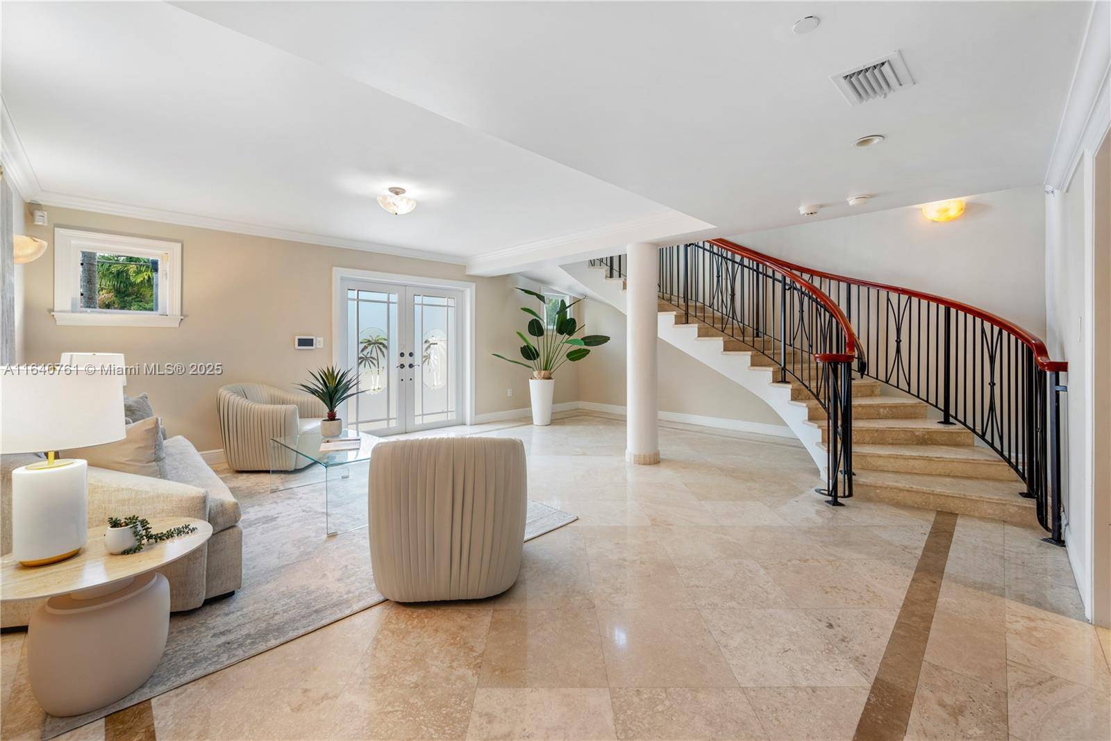 Miami Beach, FL 33140,3061 N Bay Rd