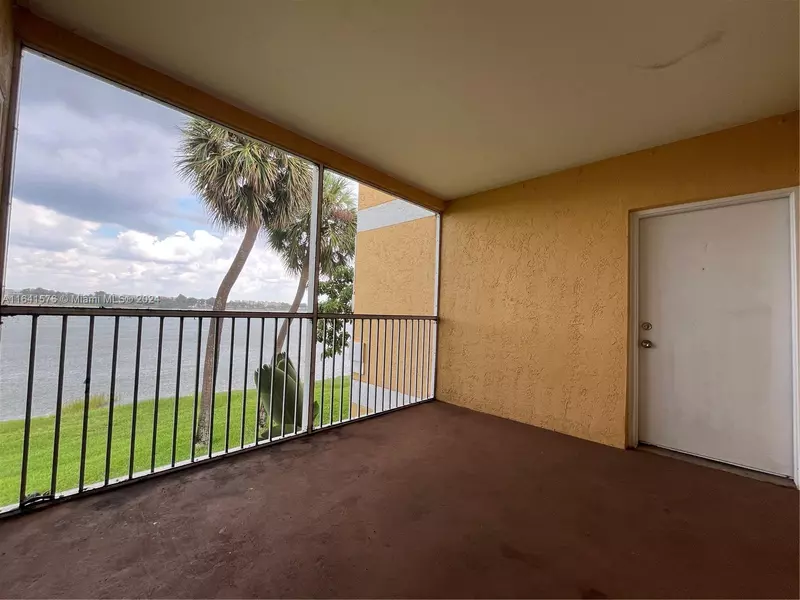 2647 NW 33rd St #2308, Oakland Park, FL 33309