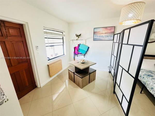 Hollywood, FL 33019,350 Taft St #2