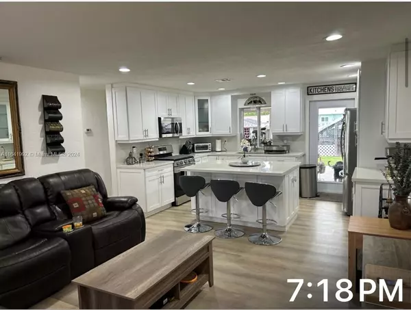 Fort Lauderdale, FL 33317,4940 SW 17th St