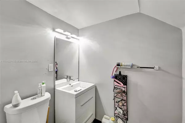 Lauderhill, FL 33313,2218 NW 59th Way #63-B