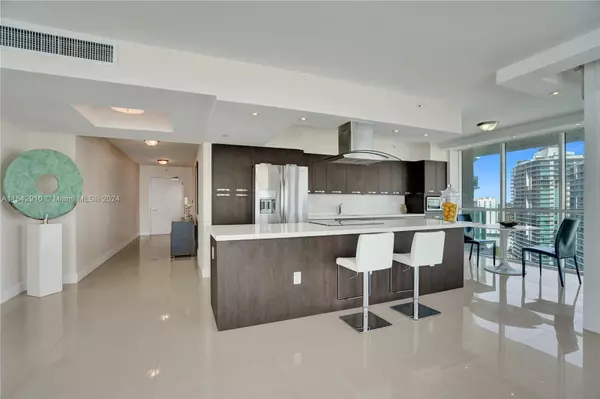 Sunny Isles Beach, FL 33160,16400 Collins Ave #2241