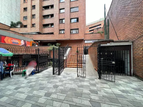 Medellin, CO,Calle 52 45-44 #2001