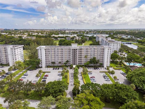 3200 n palm aire dr #501, Pompano Beach, FL 33069