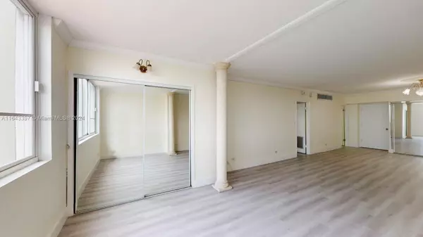 Miami Beach, FL 33140,5005 Collins Ave #802