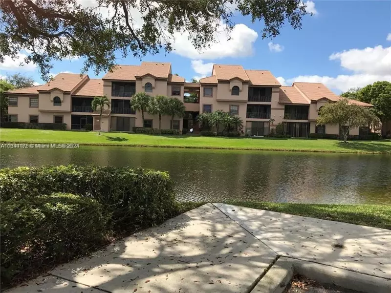 10631 NW 14th St #216, Plantation, FL 33322