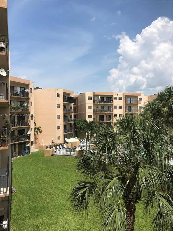 1820 W 53rd St #216,  Hialeah,  FL 33012