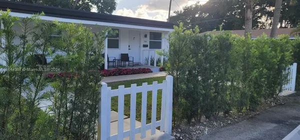 Hallandale Beach, FL 33009,208 SE 4th St #1-2
