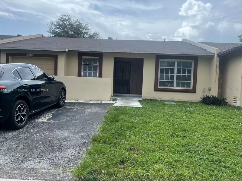 9511 W Fern Ln, Miramar, FL 33025