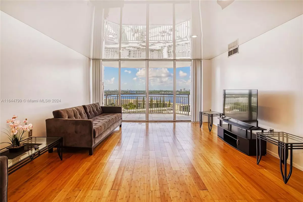 Aventura, FL 33160,18021 Biscayne Blvd #1604