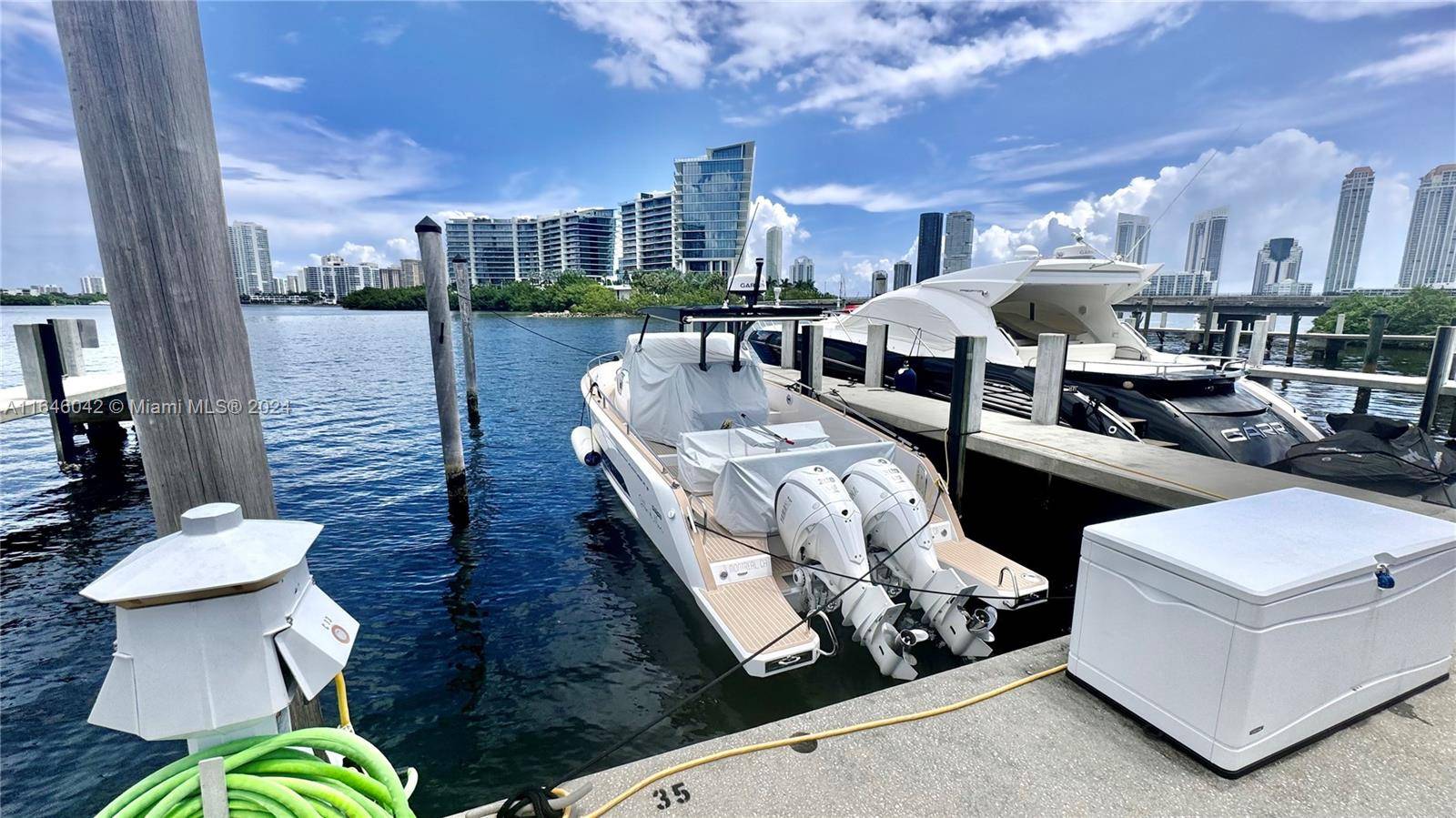 Aventura, FL 33160,4041 ISLAND ESTATE
