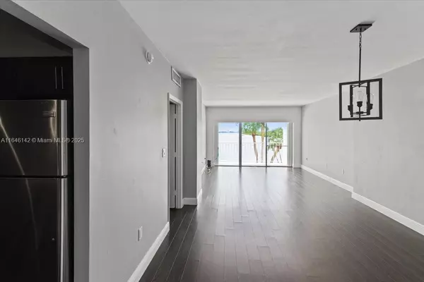 Sunny Isles Beach, FL 33160,500 Bayview Dr #228