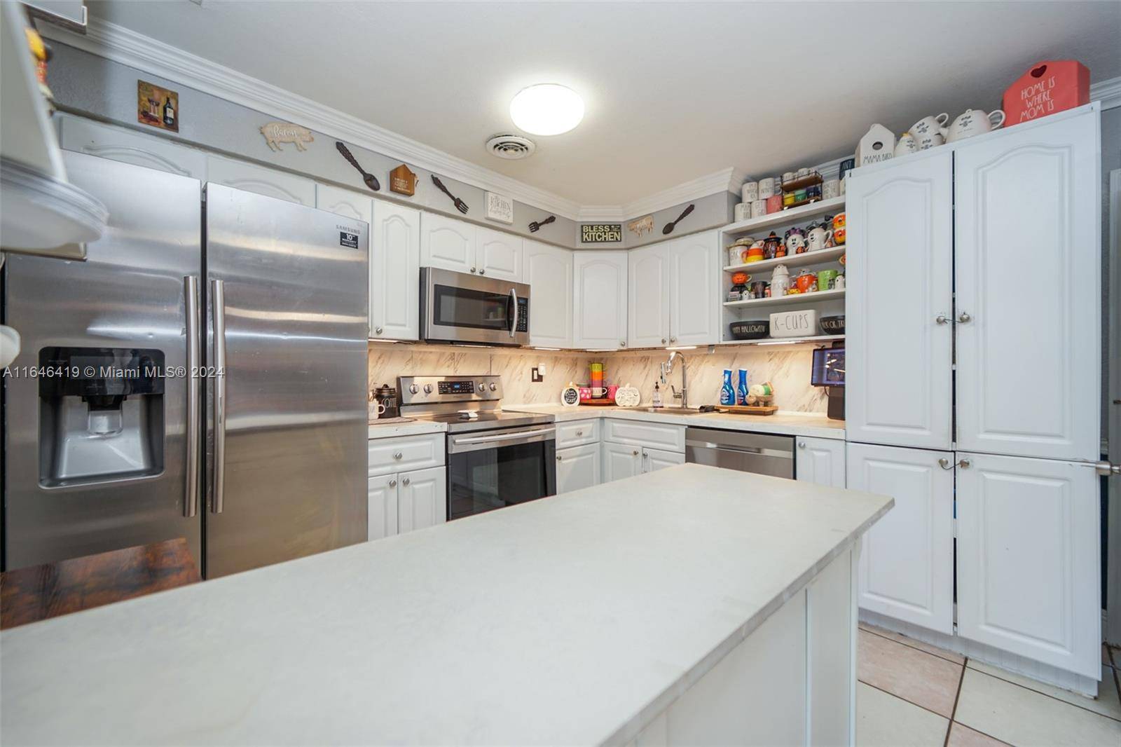 North Miami Beach, FL 33179,18400 NE 7th Ct