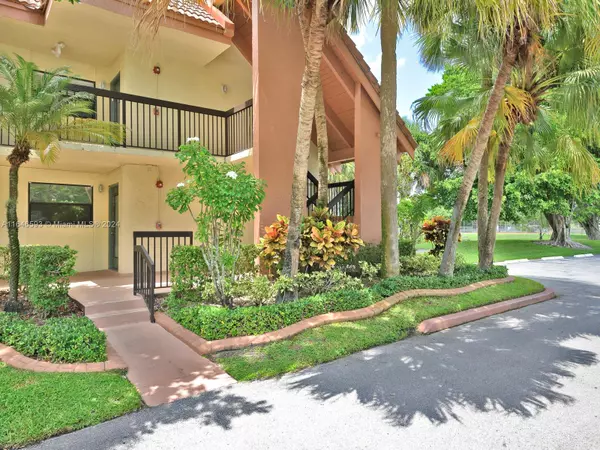 Coconut Creek, FL 33063,1711 Hammock Blvd #106