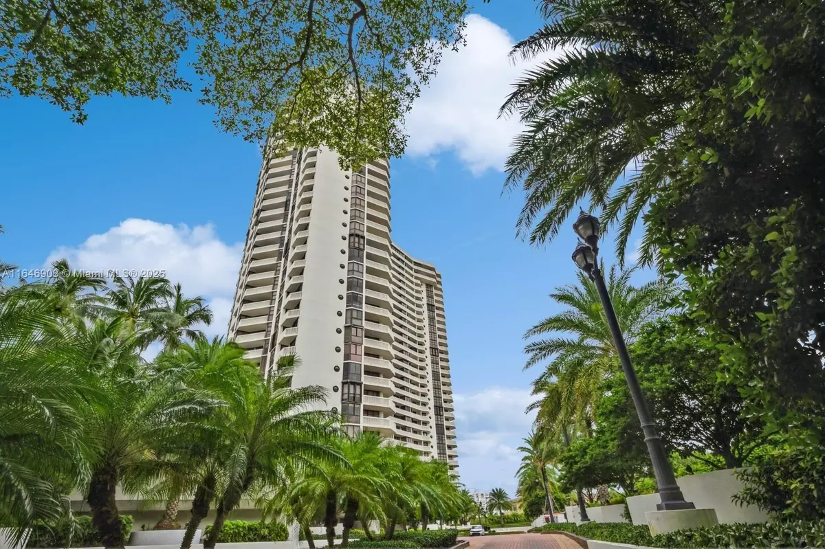 Aventura, FL 33160,1000 W Island Blvd #2804