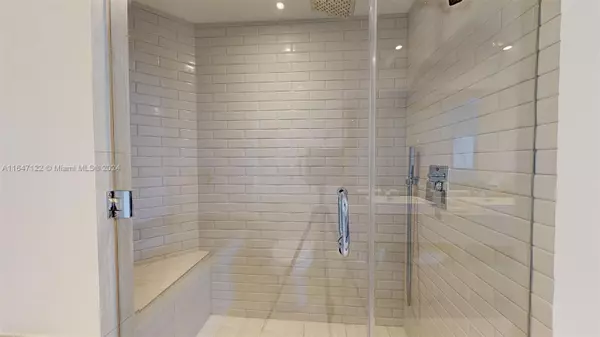 Hollywood, FL 33019,4010 S Ocean Dr #R2009