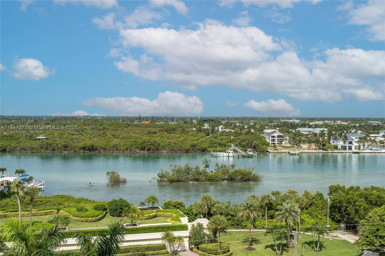Tequesta, FL 33469,400 Beach Rd #802