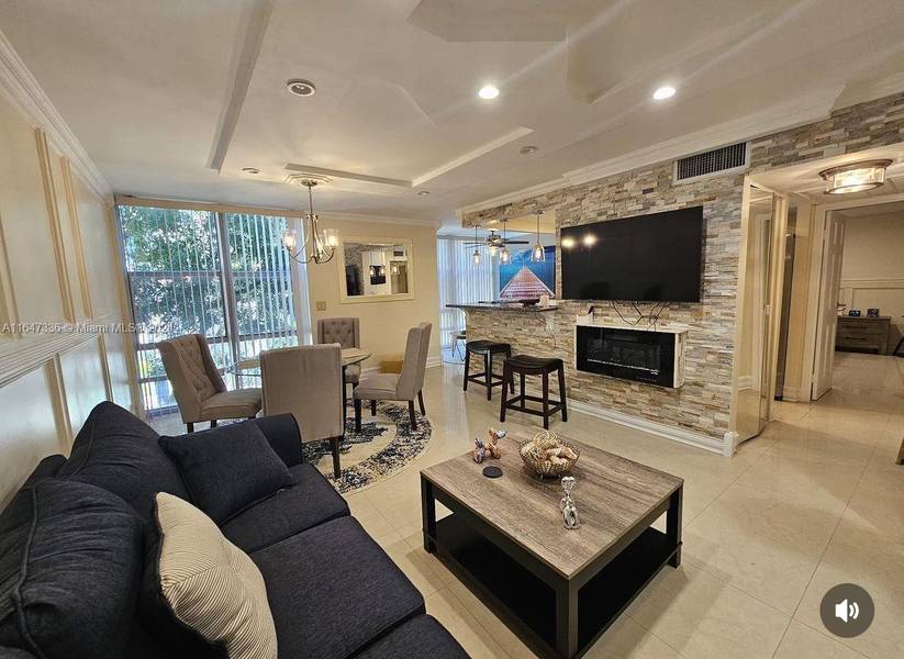 210 172nd St #327, Sunny Isles Beach, FL 33160