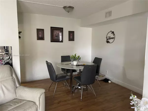 Sunrise, FL 33351,10054 Winding Lake Rd #103