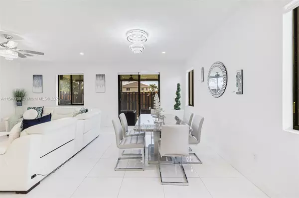 Miami, FL 33196,15808 SW 136th Way