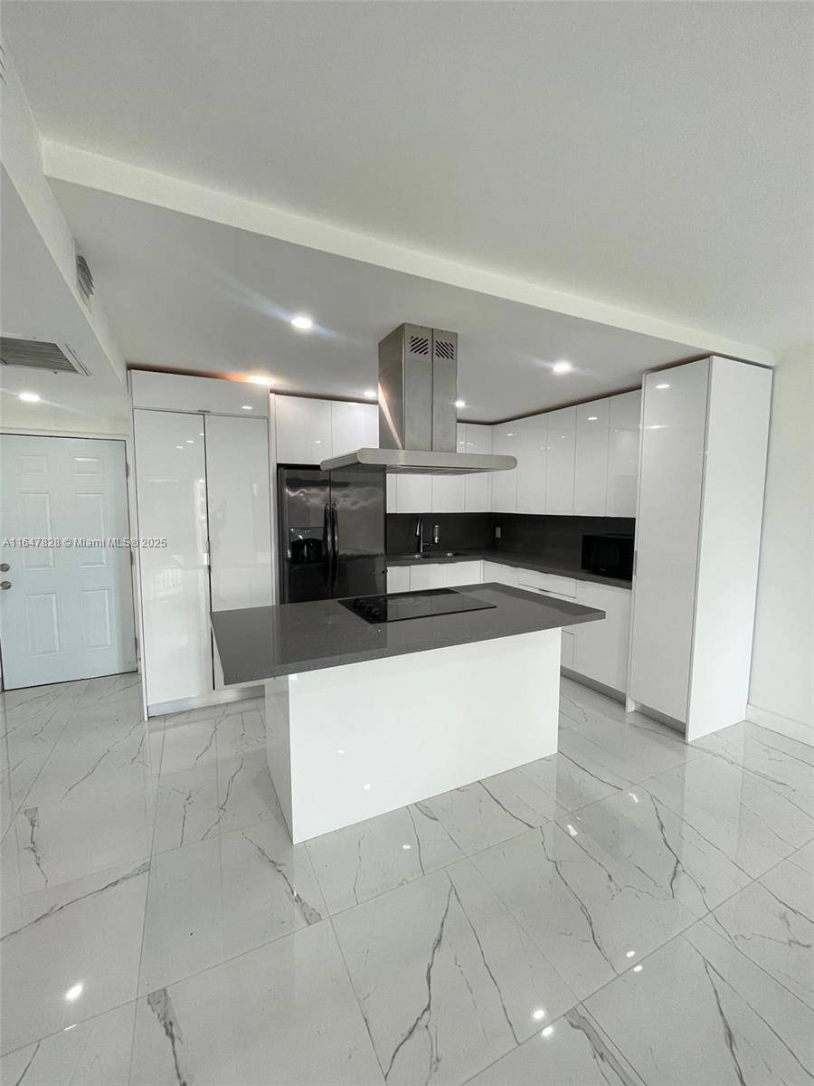 Doral, FL 33166,8290 Lake Drive #427