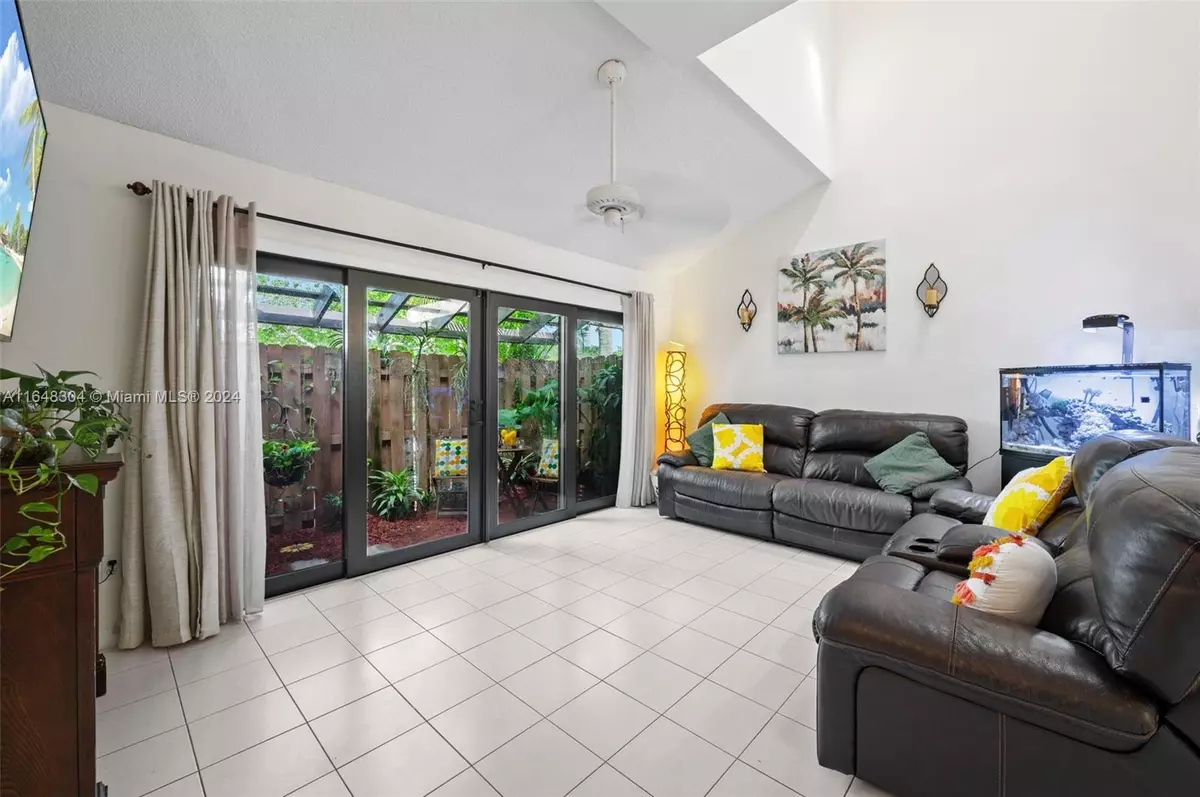 Davie, FL 33328,4210 SW 87th Ter