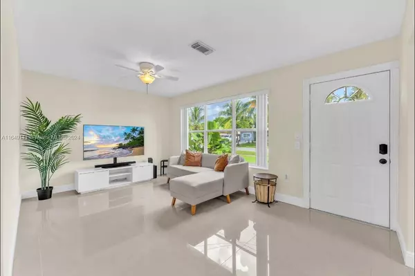 Sunrise, FL 33313,6620 NW 21st St