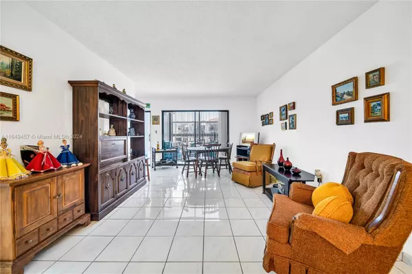 Miami, FL 33184,1350 SW 122nd Ave #306